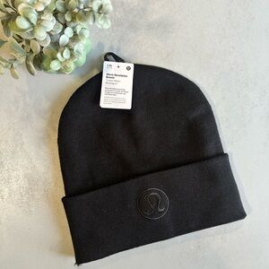 Lululemon warm Revelation Black Beanie size L/XL